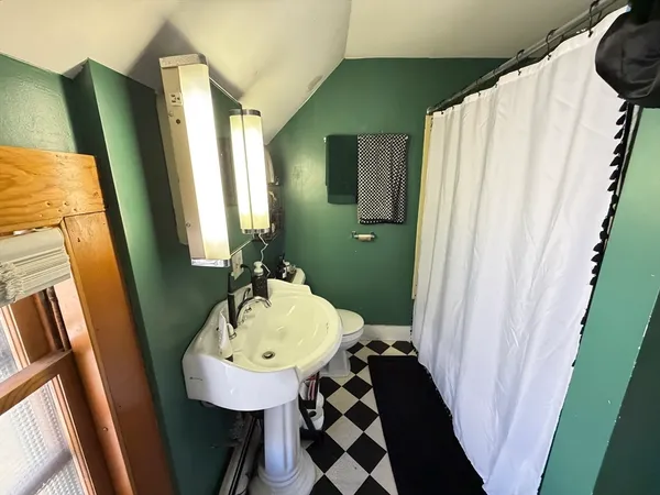 $350,000 | 30 Mohawk Trail, Greenfield, MA 01301