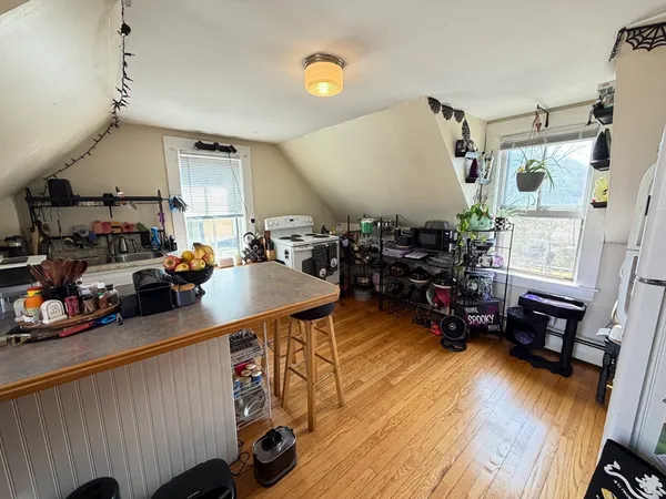 $350,000 | 30 Mohawk Trail, Greenfield, MA 01301
