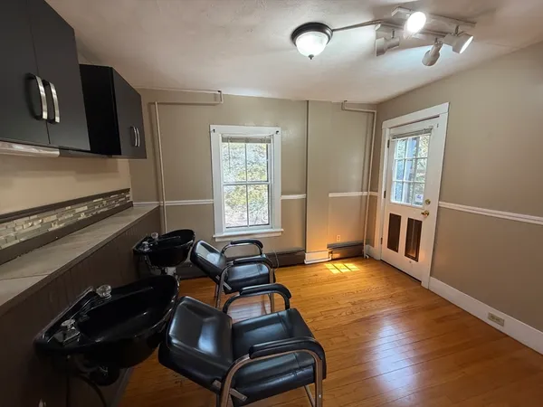 $350,000 | 30 Mohawk Trail, Greenfield, MA 01301
