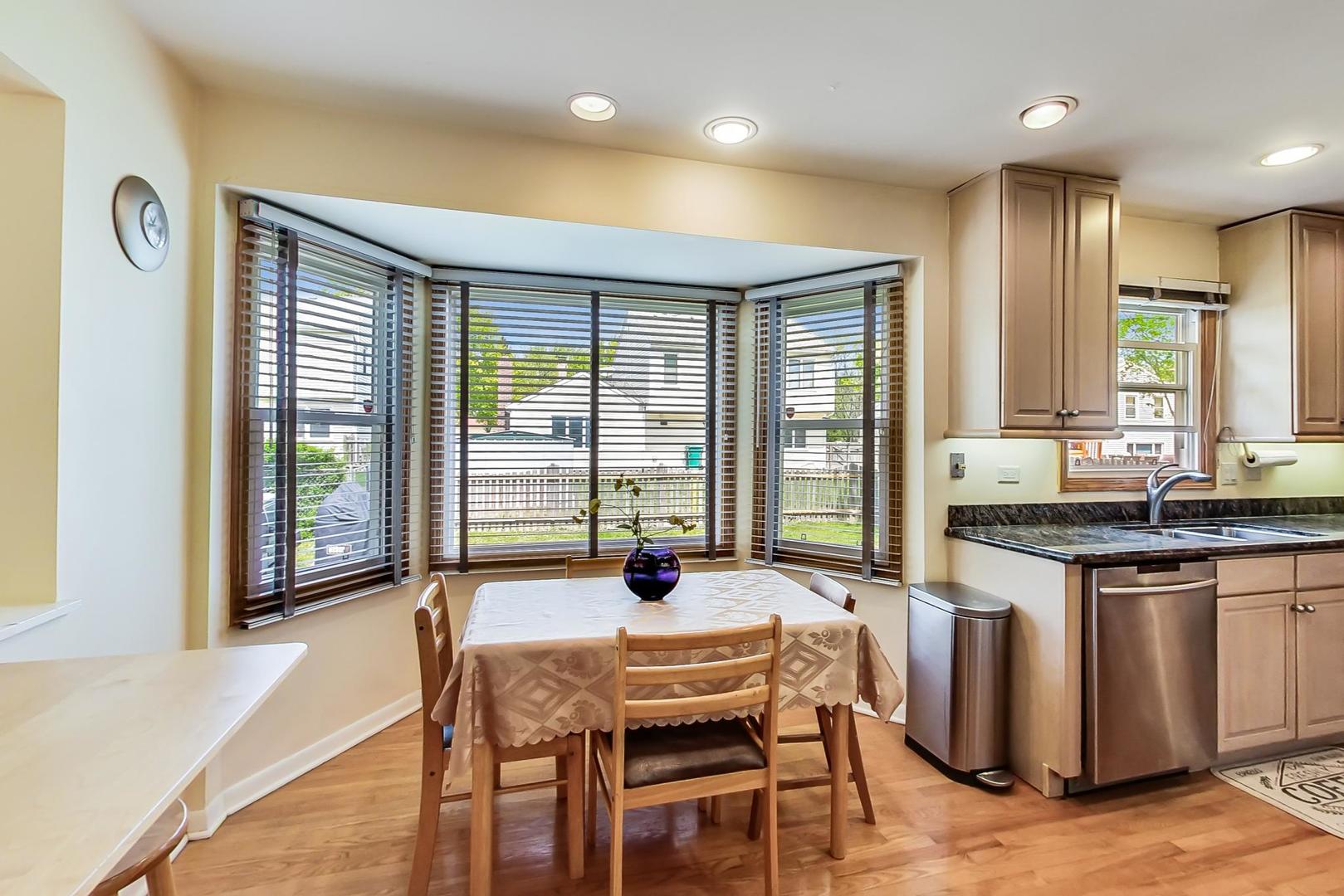 1287 Devonshire Road Buffalo Grove, IL 60089 - Photo 14 of 48