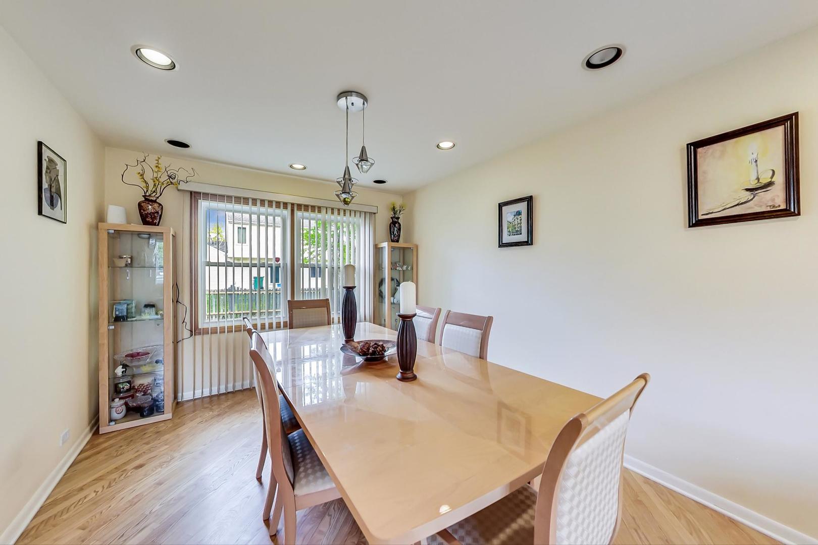 1287 Devonshire Road Buffalo Grove, IL 60089 - Photo 8 of 48