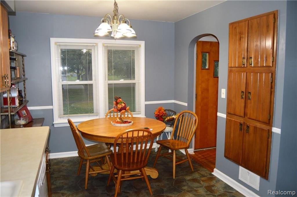 336 Davis Lake Road Lapeer, MI 48446 - Photo 4 of 27