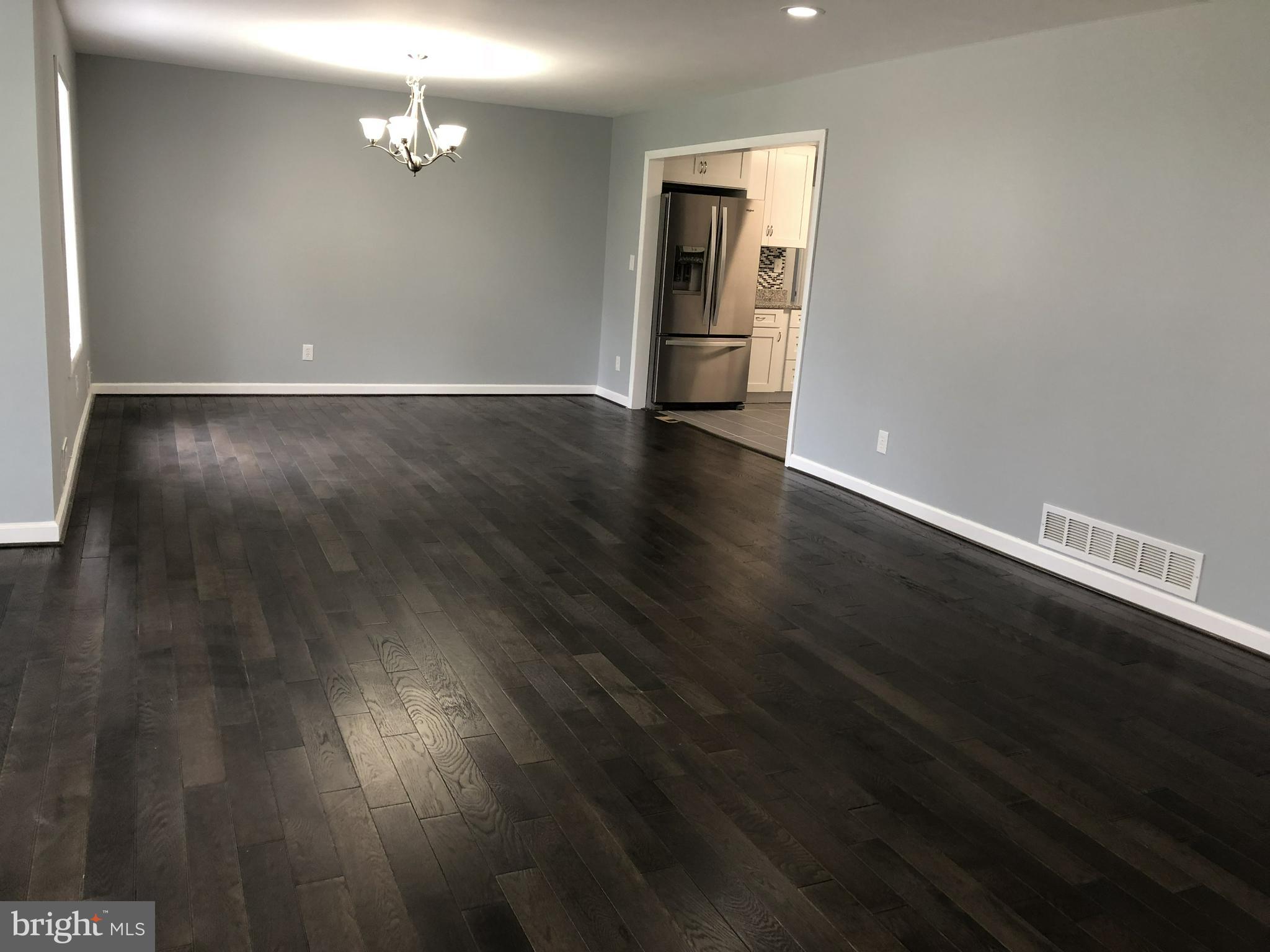 301 Nicholson Road Baltimore, MD 21221 - Photo 3 of 30 Dining Room