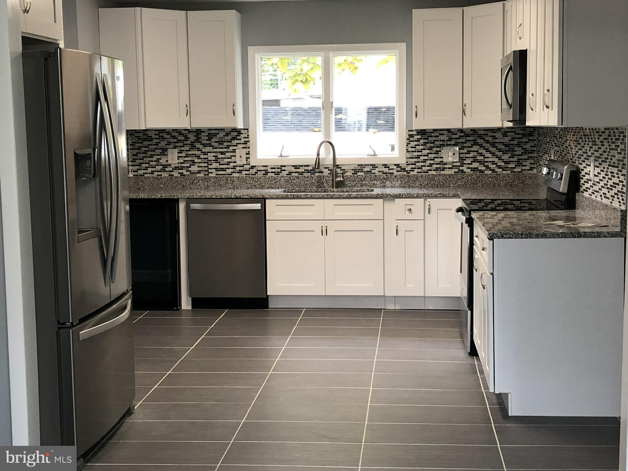 301 Nicholson Road Baltimore, MD 21221 - Photo 6 of 30 Kitchen