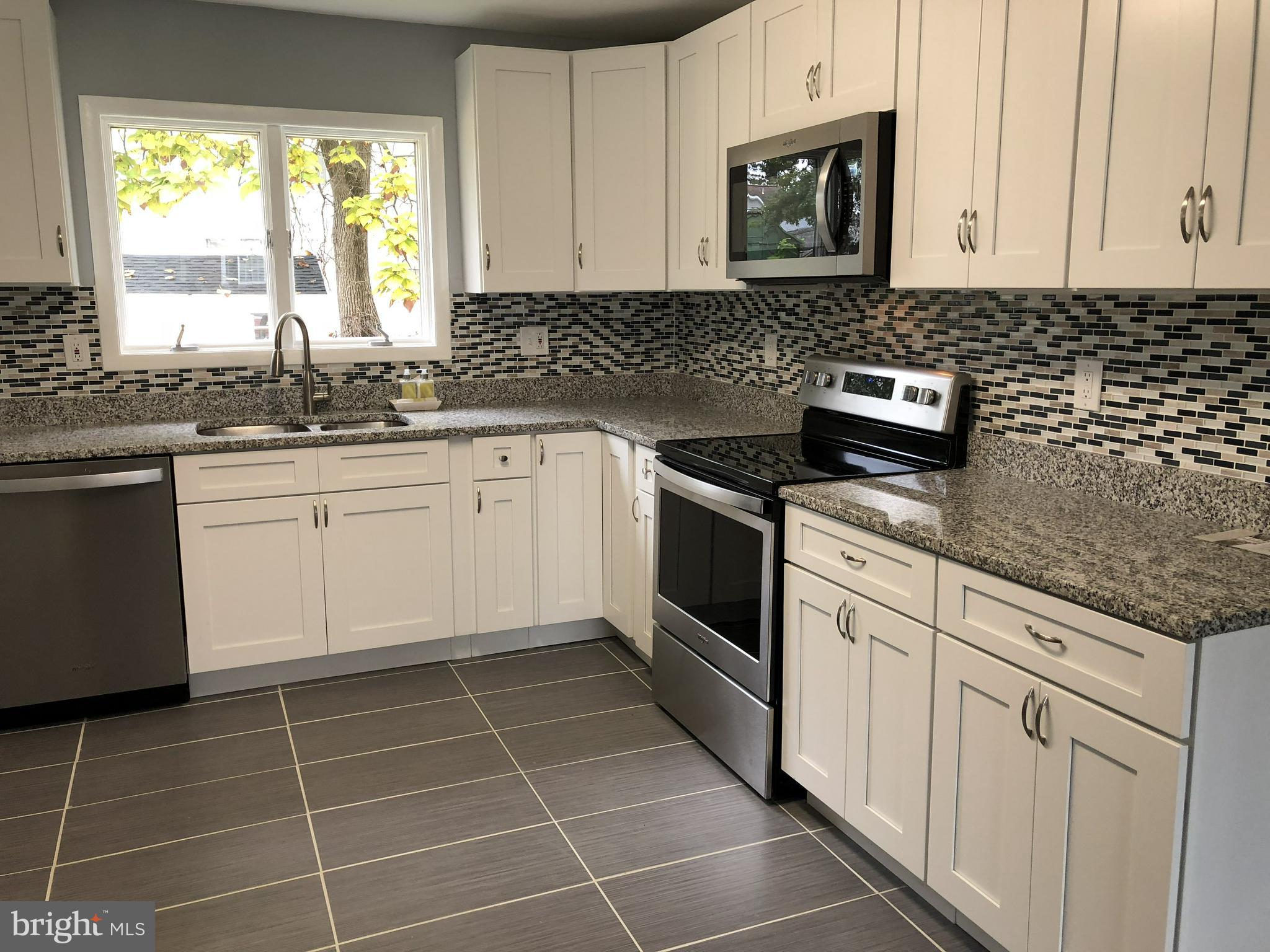 301 Nicholson Road Baltimore, MD 21221 - Photo 7 of 30 Kitchen