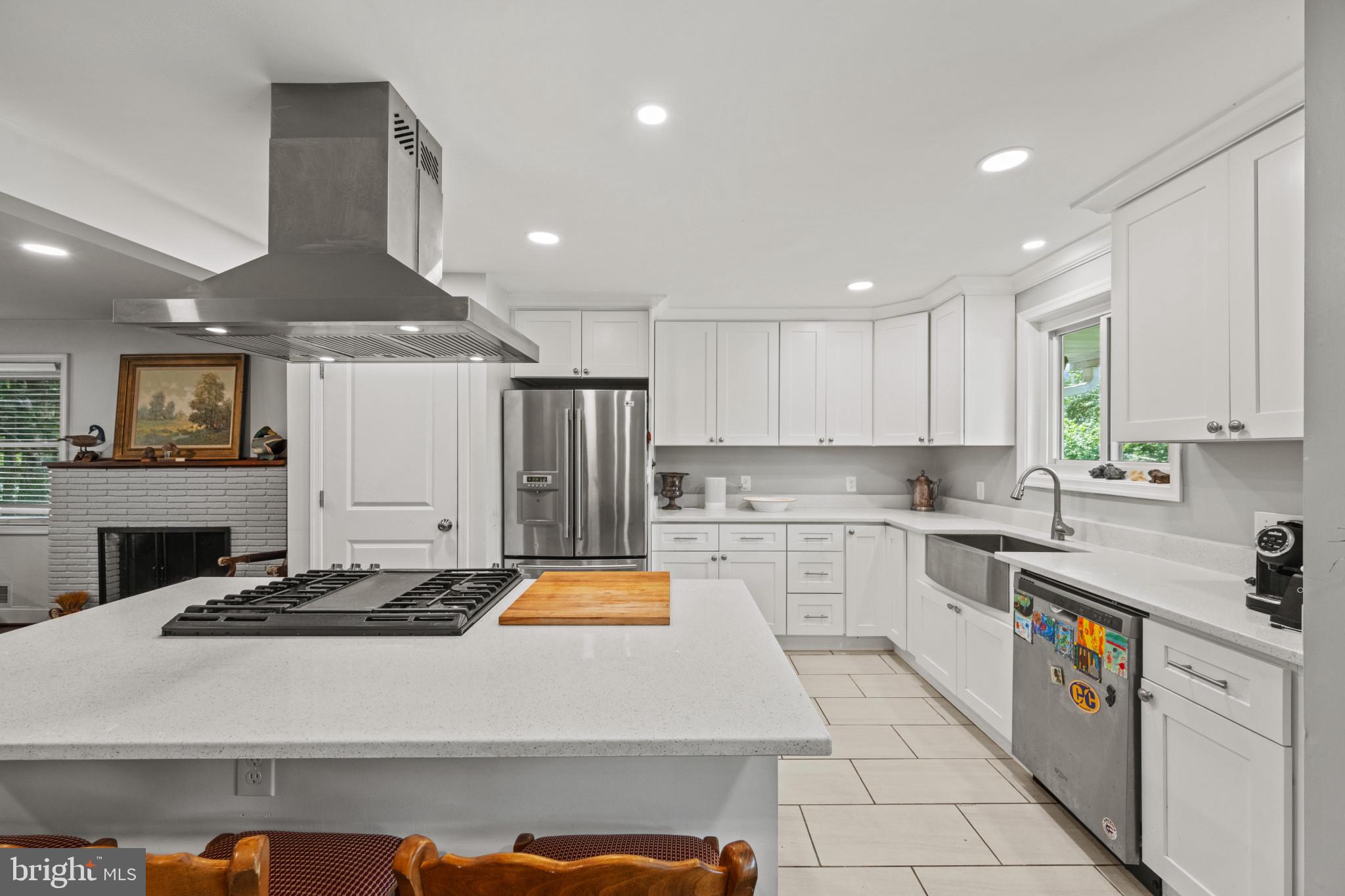 803 East Joppa Road Towson, MD 21286 - Photo 12 of 38 Kitchen Stainless Steel Appliances