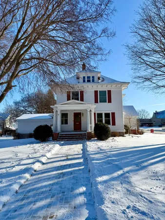 $425,000 | 411 Albion Avenue, Fairmont, MN 56031