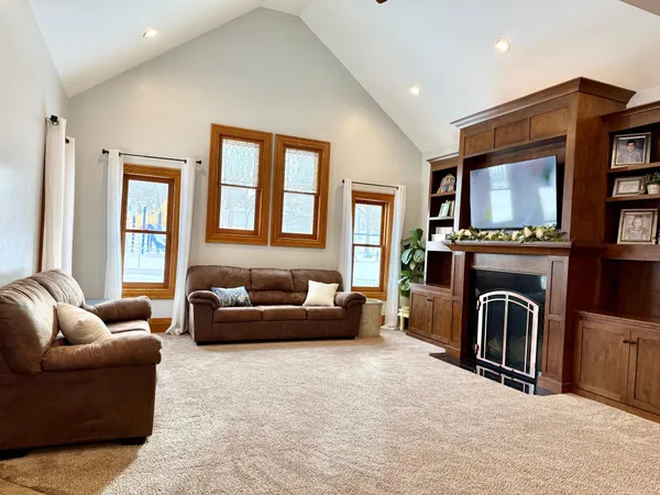 $425,000 | 411 Albion Avenue, Fairmont, MN 56031