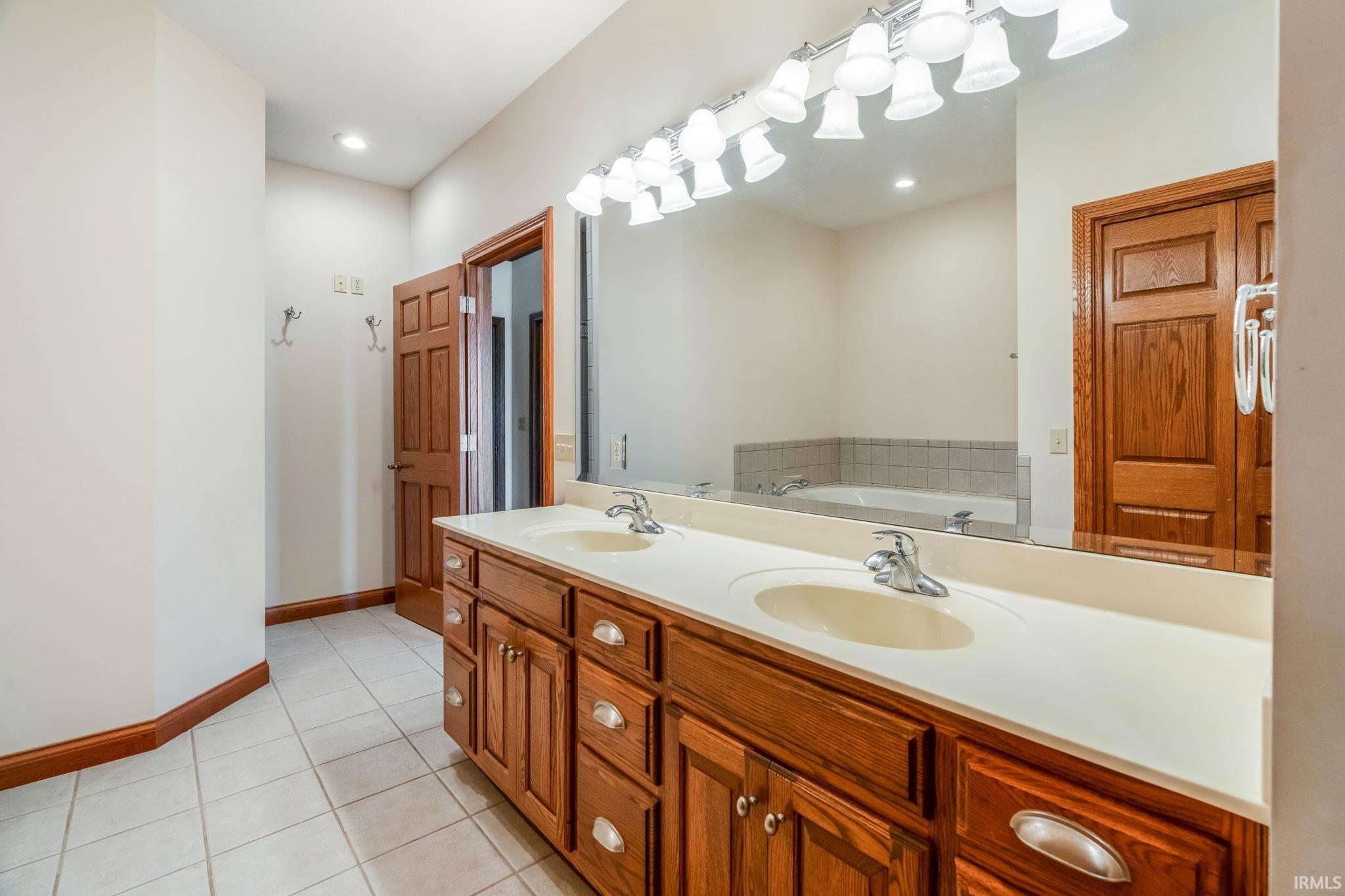 1702 Timber Valley Court Kokomo, IN 46902 - Photo 21 of 36
