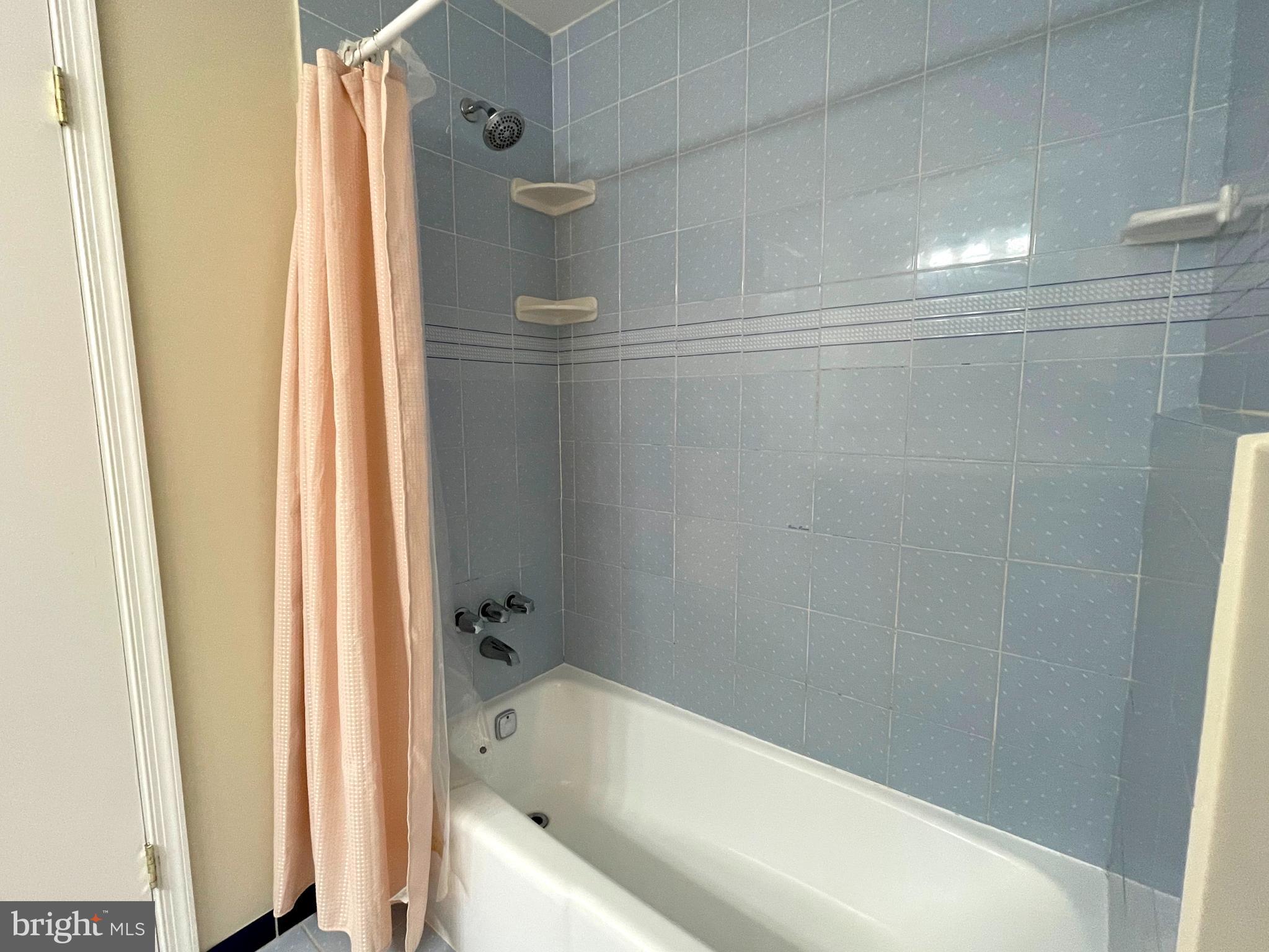 11717 Rivershore Drive Dunkirk, MD 20754 - Photo 24 of 49 a bathroom with a bathtub