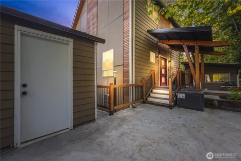 a view of entryway and hall