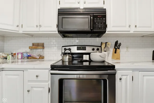 $320,000 | 1208 Spring Mill Drive, Avon, IN 46123