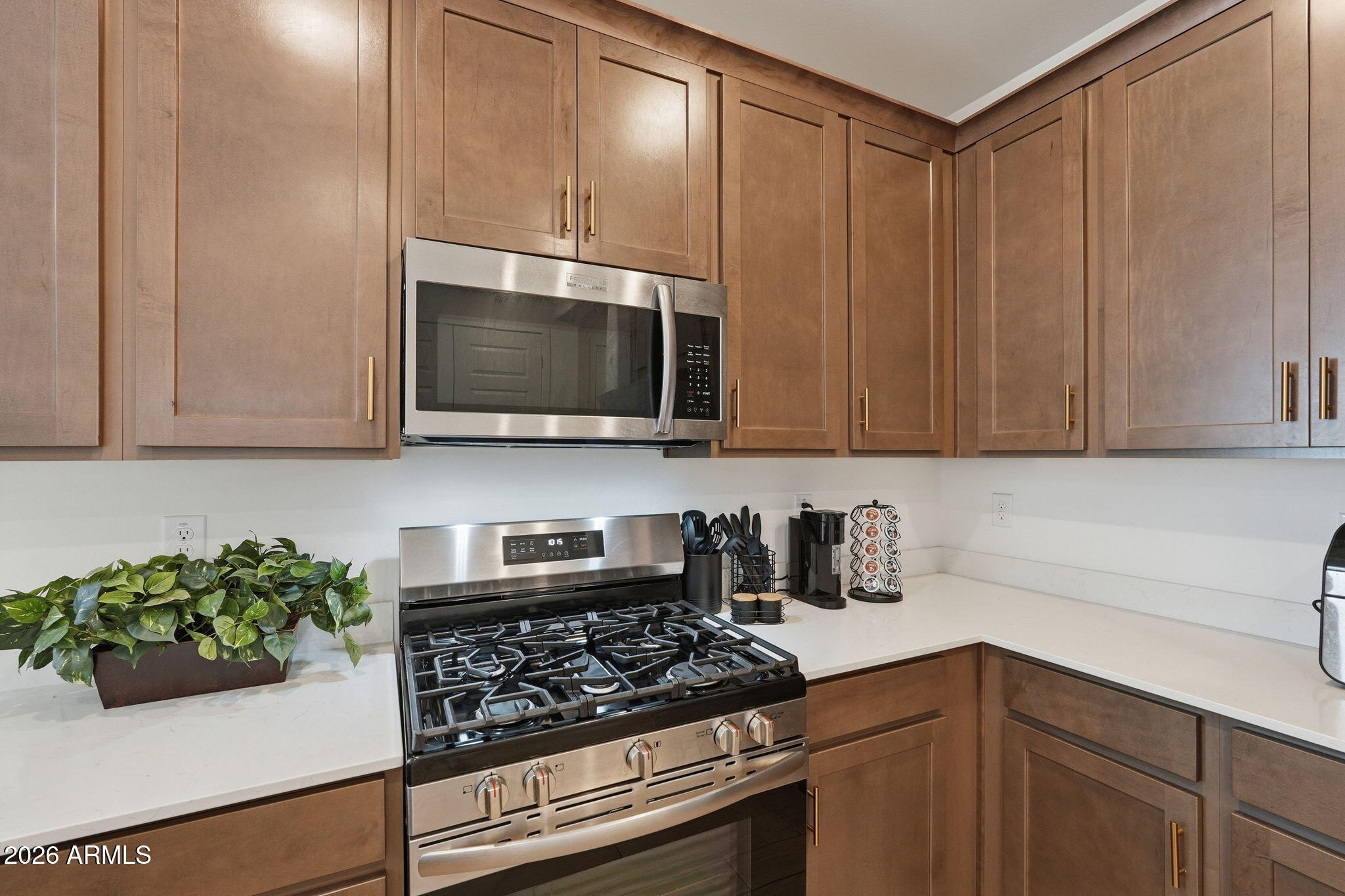 4572 East French Road San Tan Valley, AZ 85143 - Photo 6 of 41 Gas Stove