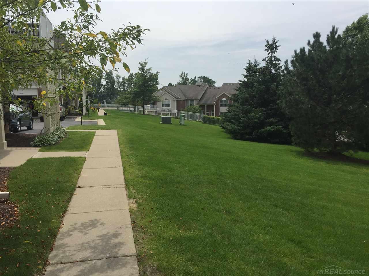 1855 Flagstone Circle Rochester, MI 48307 - Photo 2 of 21