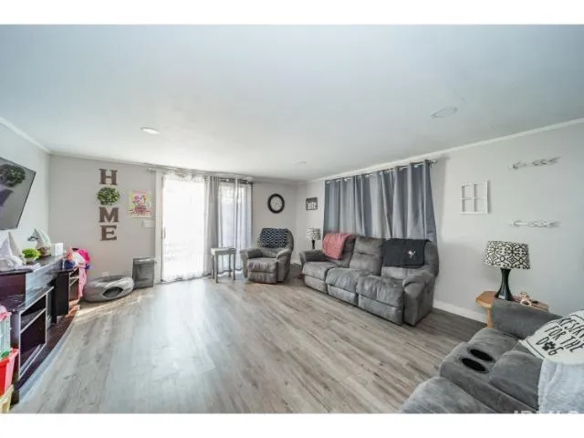 $279,900 | 953 Earl Drive, Upland, IN 46989