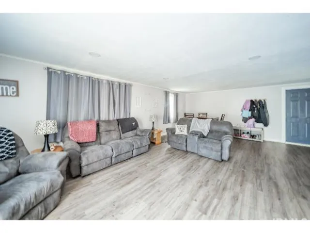 $279,900 | 953 Earl Drive, Upland, IN 46989