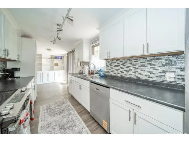 $279,900 | 953 Earl Drive, Upland, IN 46989