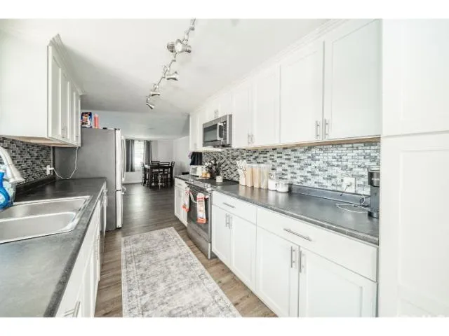 $279,900 | 953 Earl Drive, Upland, IN 46989