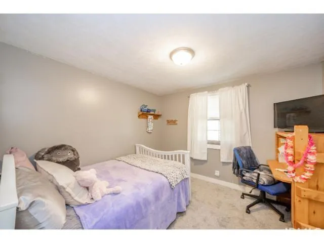 $279,900 | 953 Earl Drive, Upland, IN 46989