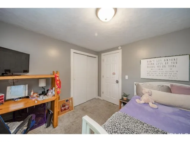 $279,900 | 953 Earl Drive, Upland, IN 46989