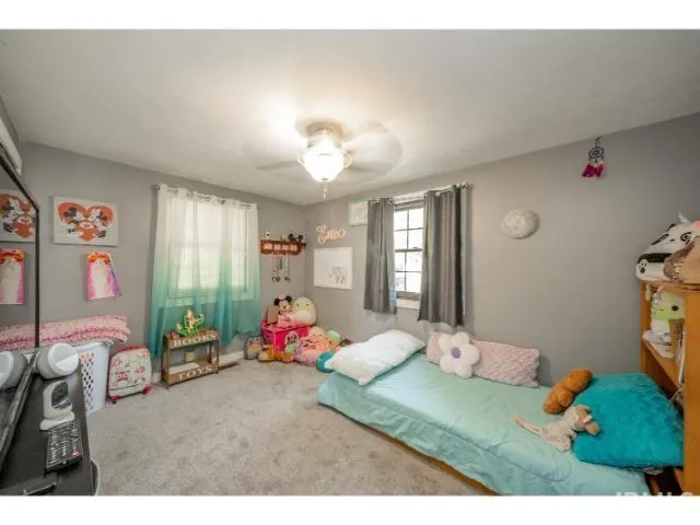 $279,900 | 953 Earl Drive, Upland, IN 46989