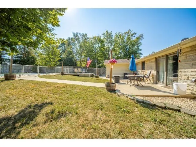 $279,900 | 953 Earl Drive, Upland, IN 46989