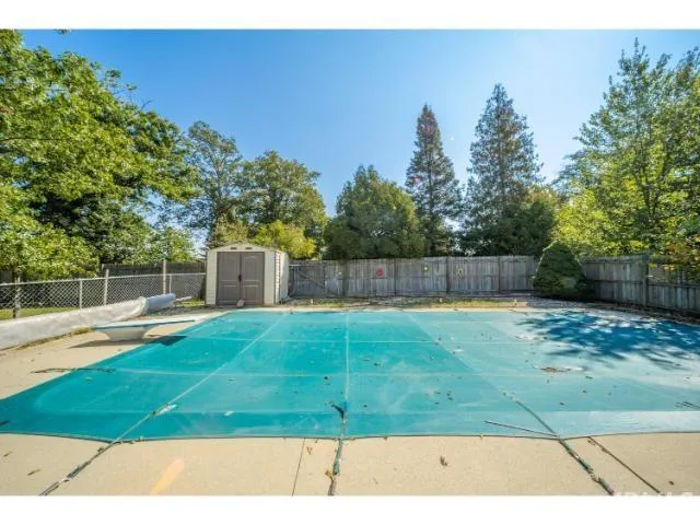 $279,900 | 953 Earl Drive, Upland, IN 46989