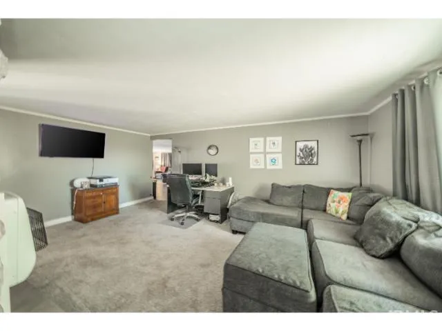 $279,900 | 953 Earl Drive, Upland, IN 46989