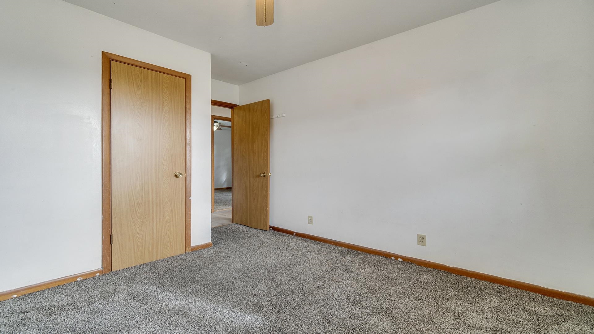 345 Irene Avenue Rochelle, IL 61068 - Photo 7 of 27 a view of an empty room