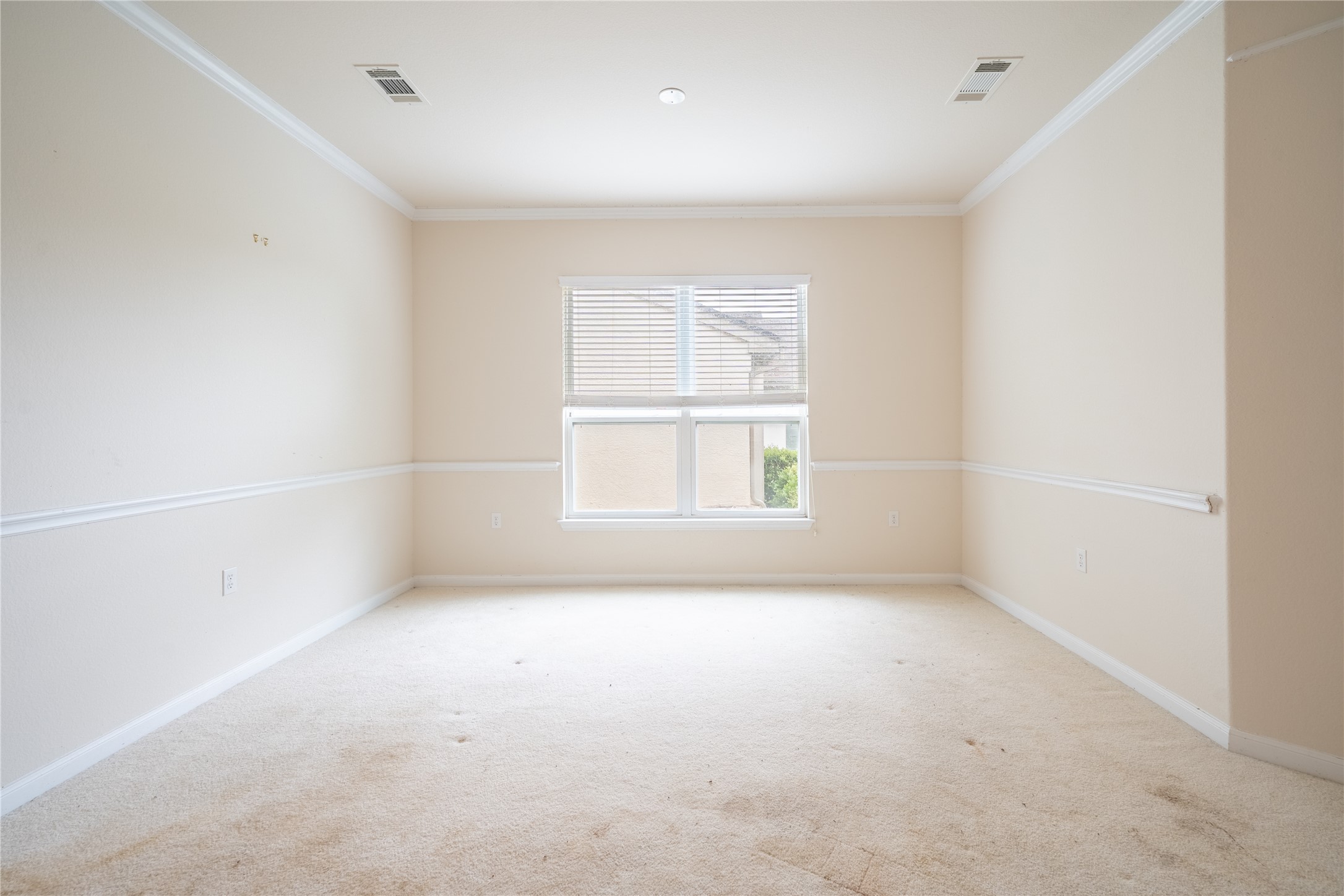 311 Deer Meadow Circle Georgetown, TX 78633 - Photo 9 of 19 an empty room with a window