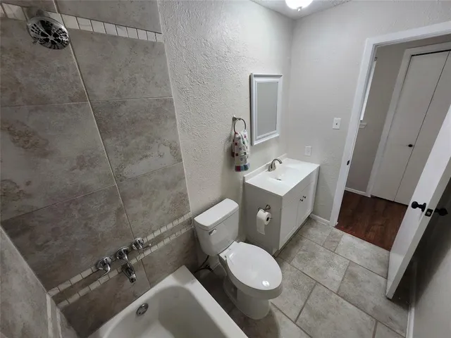 $265,000 | 713 Cain Drive, Lake Dallas, TX 75065