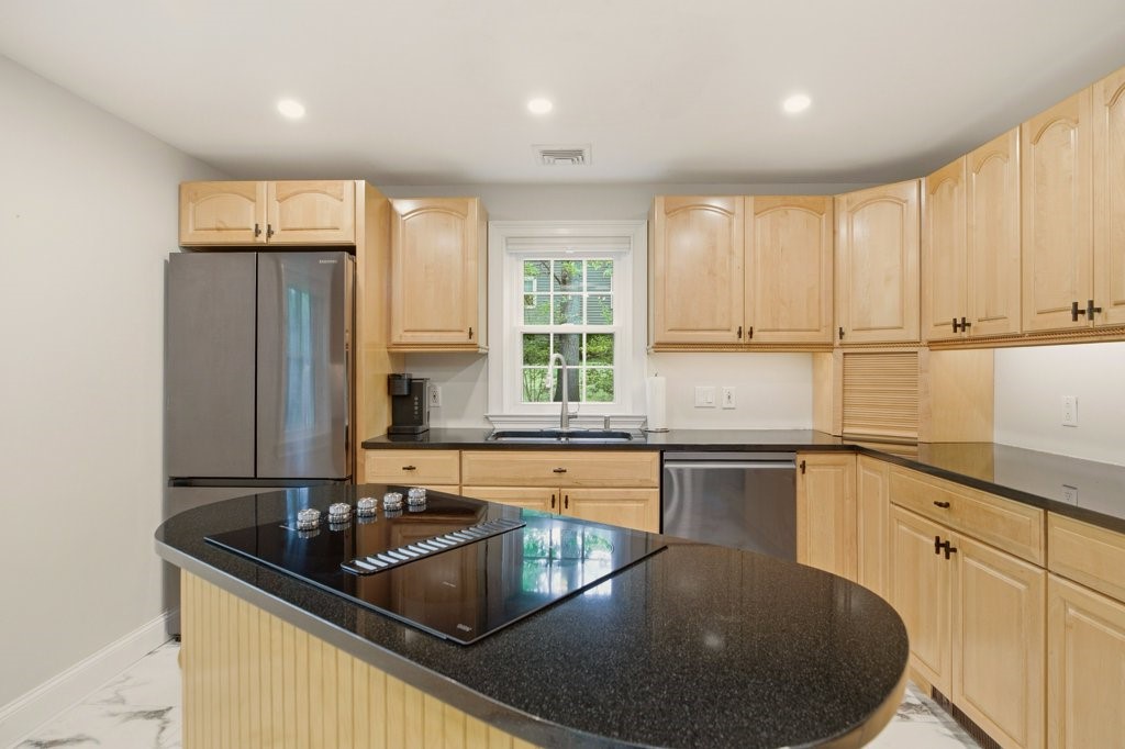 78 Grand View Road East Greenwich, RI 02818 - Photo 13 of 47