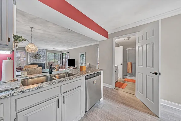 $349,900 | 2428 Post Oak Road, Unit 2428, Salem, VA 24153