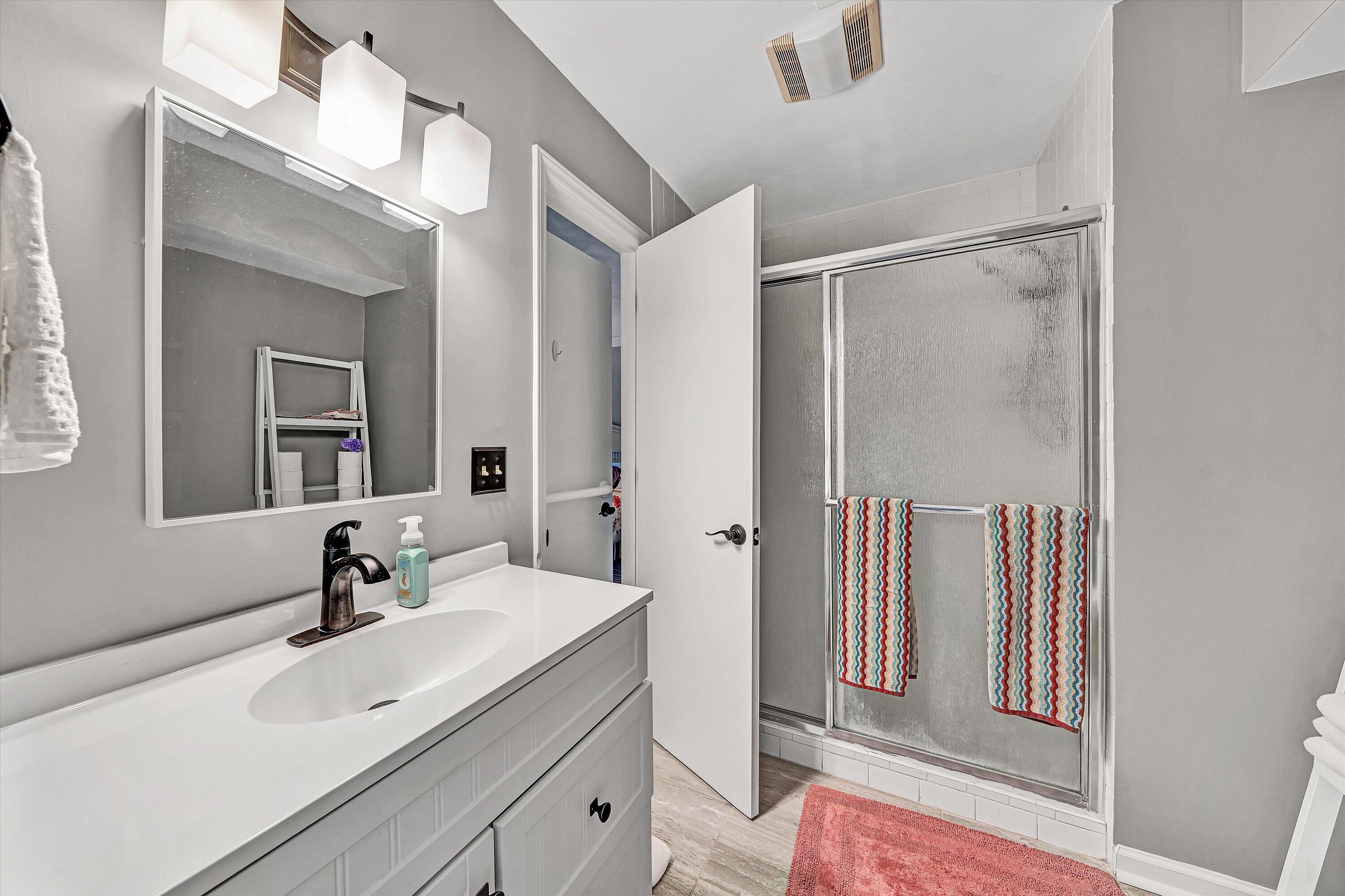 2428 Post Oak Road, Unit 2428 Salem, VA 24153 - Photo 12 of 27 12-DSC00133