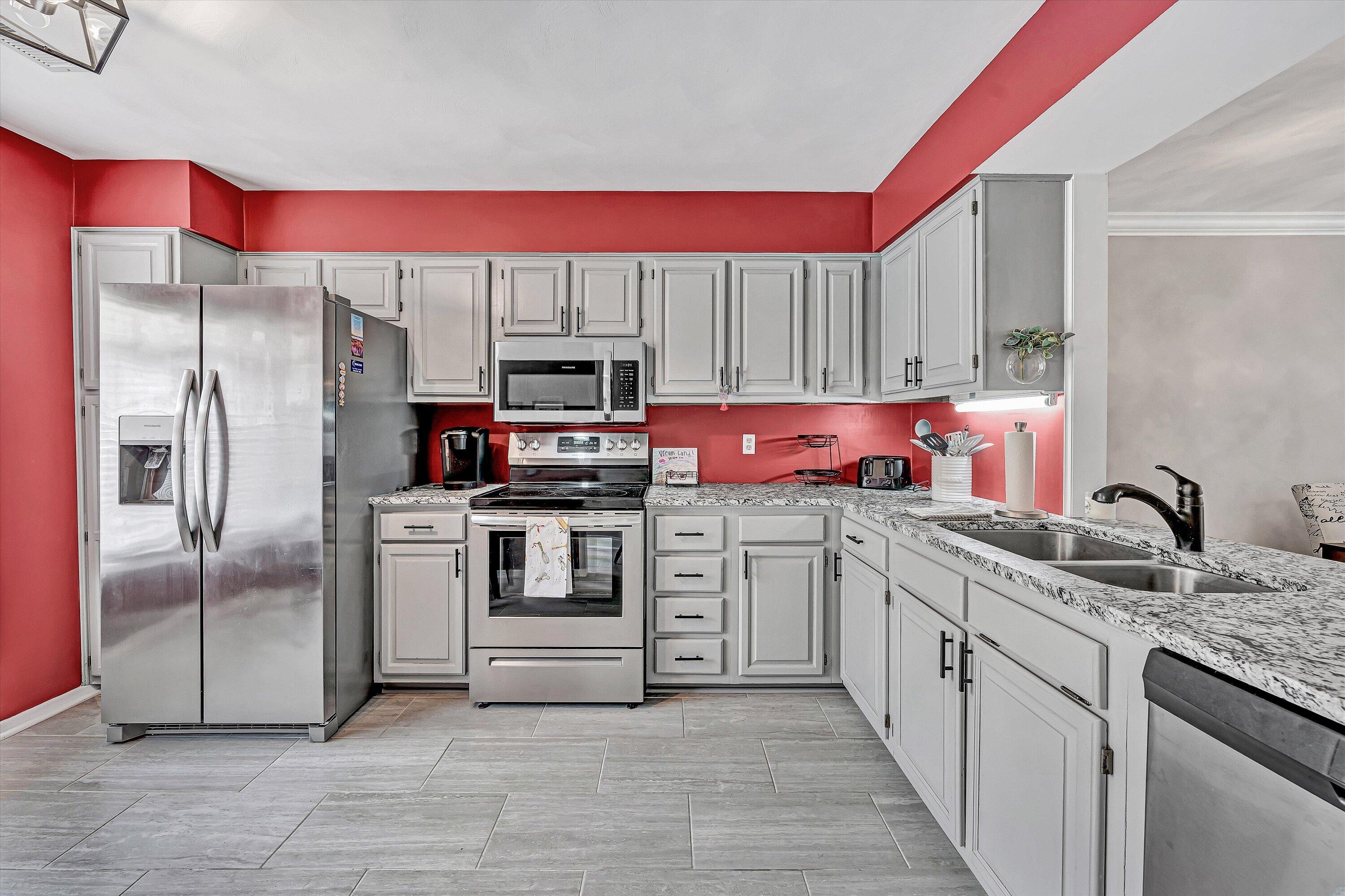 2428 Post Oak Road, Unit 2428 Salem, VA 24153 - Photo 8 of 27 08-DSC00121