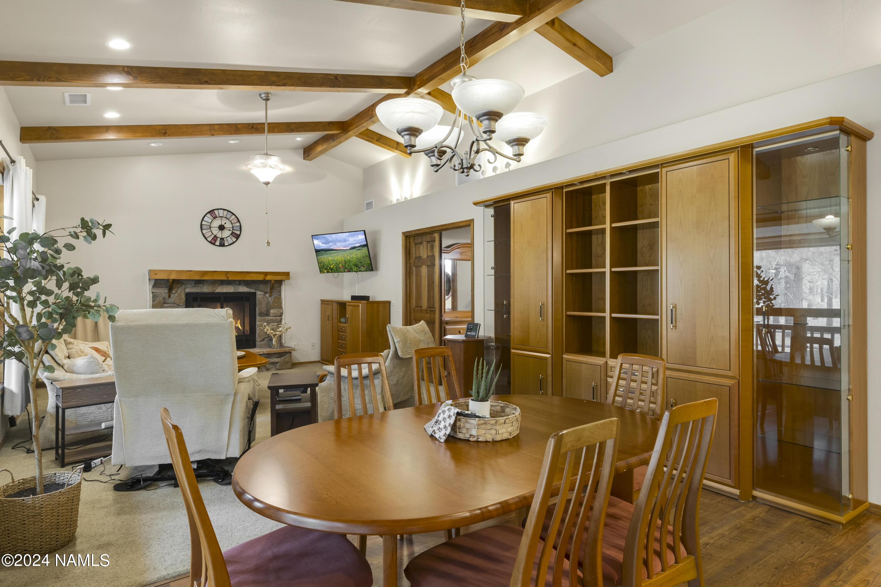 3120 Toho Trail Flagstaff, AZ 86005 - Photo 11 of 37 Living/Dining room