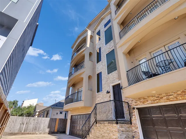 $3,400 | 1910 Summer Street, Unit C, Houston, TX 77007