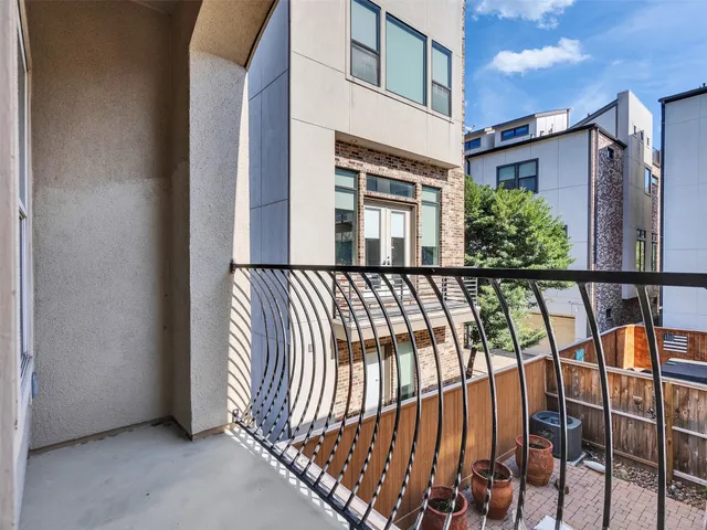 $3,400 | 1910 Summer Street, Unit C, Houston, TX 77007