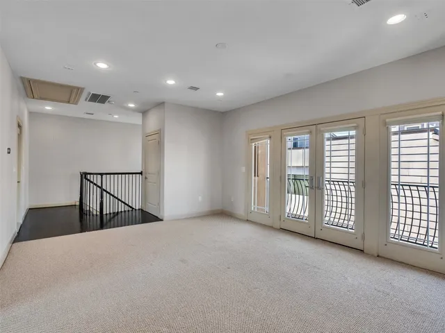 $3,400 | 1910 Summer Street, Unit C, Houston, TX 77007