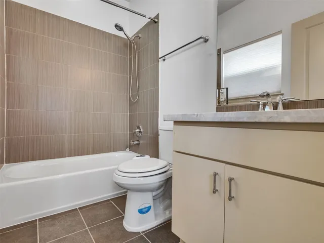 $3,400 | 1910 Summer Street, Unit C, Houston, TX 77007