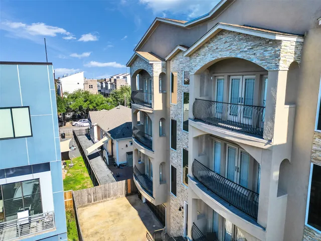 $3,400 | 1910 Summer Street, Unit C, Houston, TX 77007