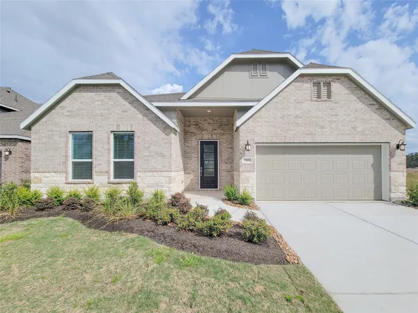 $2,700 | 17850 Aile Pierre Pass, Conroe, TX 77302