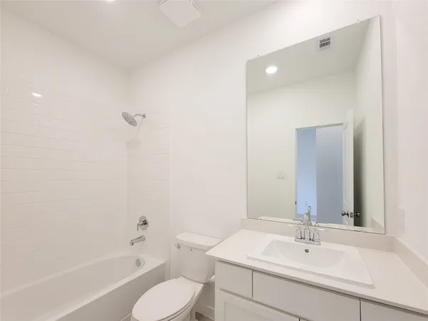 $2,795 | 17850 Aile Pierre Pass, Conroe, TX 77302