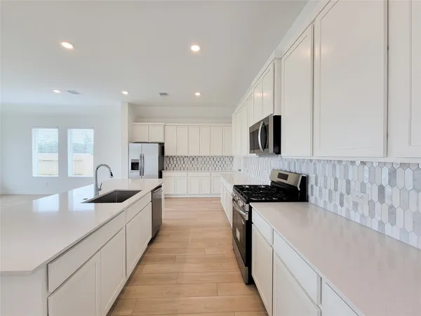 $2,795 | 17850 Aile Pierre Pass, Conroe, TX 77302