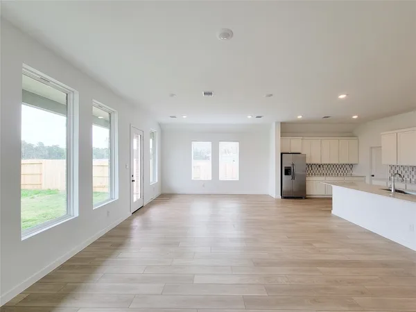 $2,795 | 17850 Aile Pierre Pass, Conroe, TX 77302