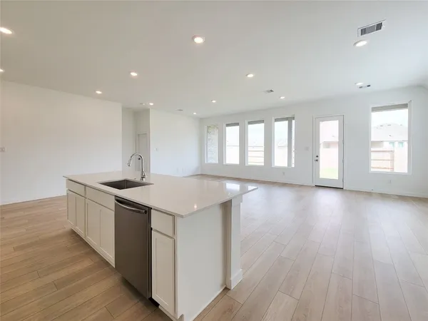 $2,795 | 17850 Aile Pierre Pass, Conroe, TX 77302