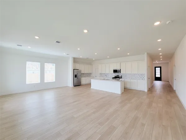 $2,795 | 17850 Aile Pierre Pass, Conroe, TX 77302