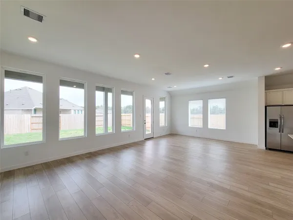 $2,795 | 17850 Aile Pierre Pass, Conroe, TX 77302