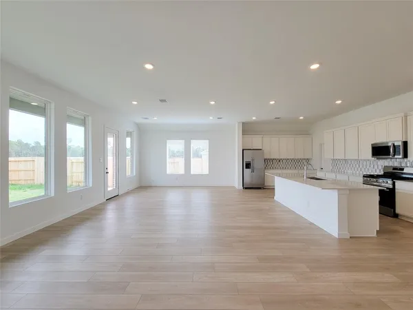 $2,795 | 17850 Aile Pierre Pass, Conroe, TX 77302