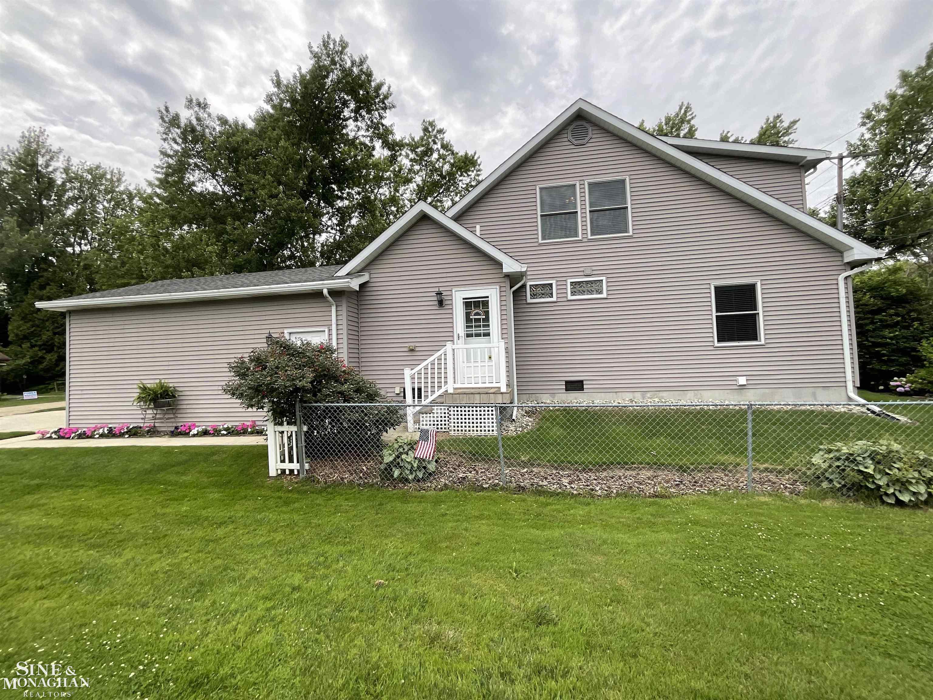 7321 Worth Road Lexington, MI 48450 - Photo 8 of 64 50148934-4f88adbb-01a5-4924-a52e-a4c6f1246593.JPG
